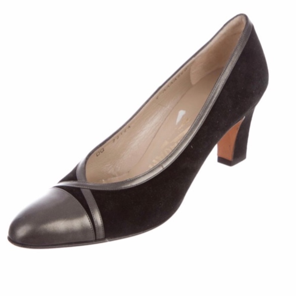 Salvatore Ferragamo Pumps Size 8 AAA